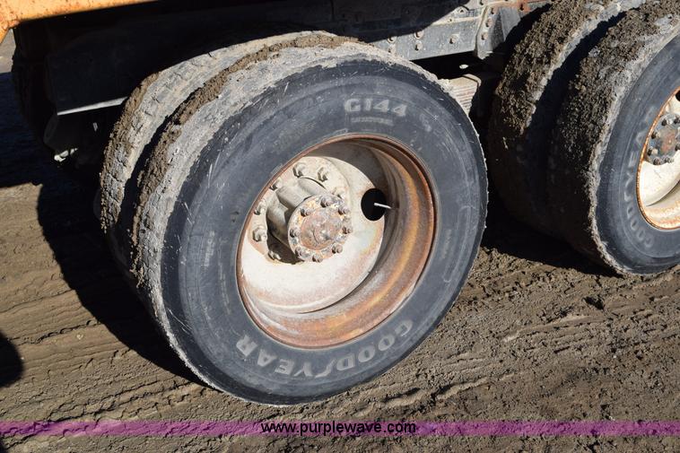 image for item I2367 1980 Ford 9000 semi truck