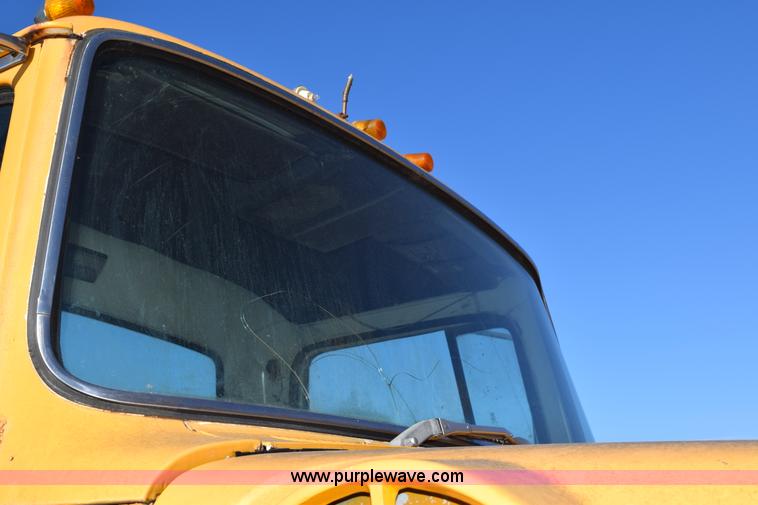 image for item I2367 1980 Ford 9000 semi truck