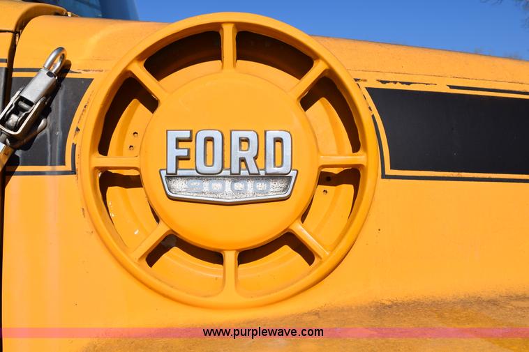 image for item I2367 1980 Ford 9000 semi truck