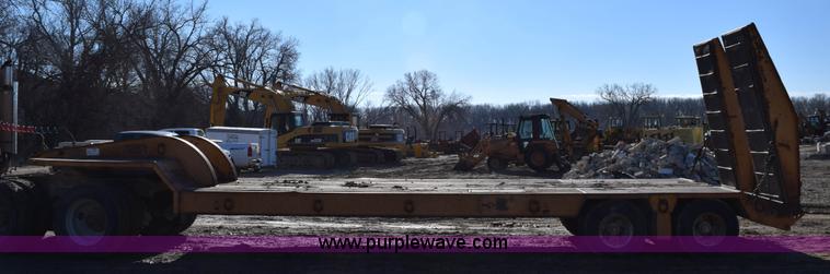 image for item I2368 1982 Phelan WT-25K low boy trailer