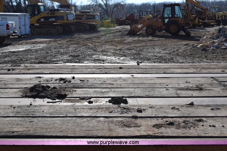 image for item I2368 1982 Phelan WT-25K low boy trailer