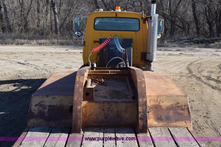 image for item I2368 1982 Phelan WT-25K low boy trailer