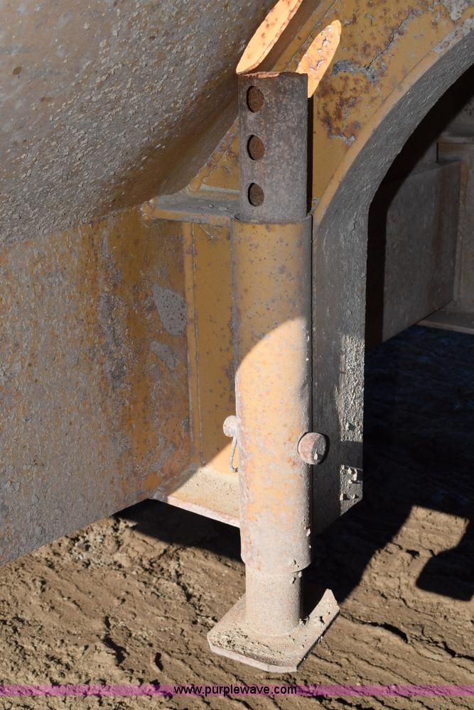 image for item I2368 1982 Phelan WT-25K low boy trailer