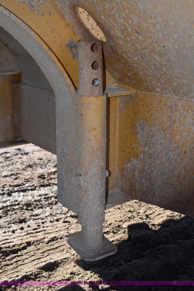 image for item I2368 1982 Phelan WT-25K low boy trailer