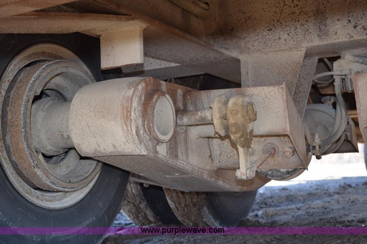 image for item I2368 1982 Phelan WT-25K low boy trailer