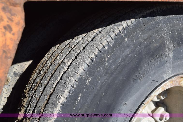 image for item I2368 1982 Phelan WT-25K low boy trailer