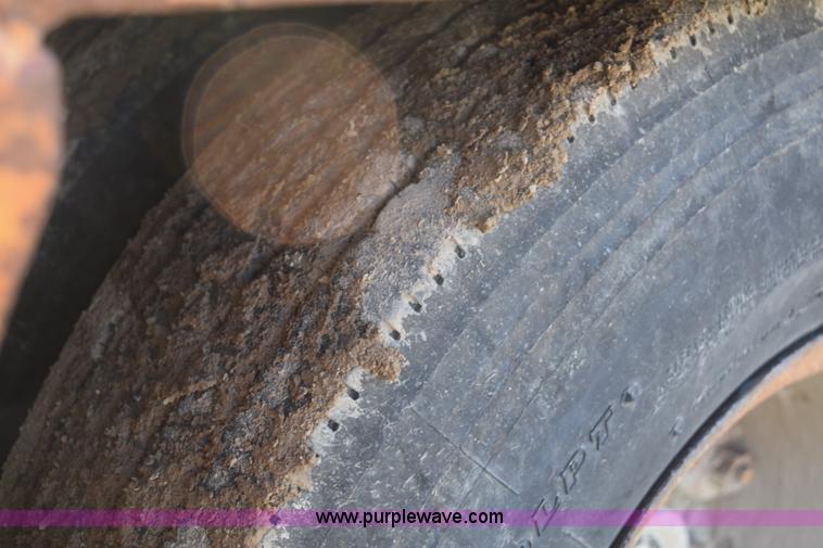 image for item I2368 1982 Phelan WT-25K low boy trailer