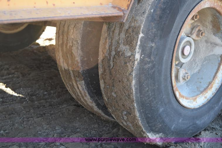 image for item I2368 1982 Phelan WT-25K low boy trailer