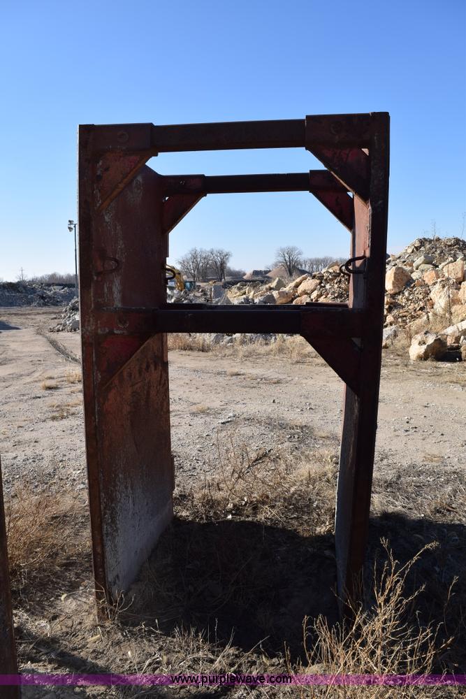 image for item I2371 Trench box