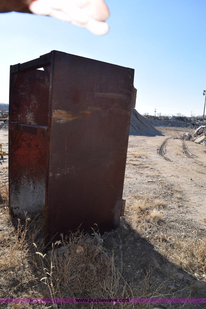 image for item I2371 Trench box