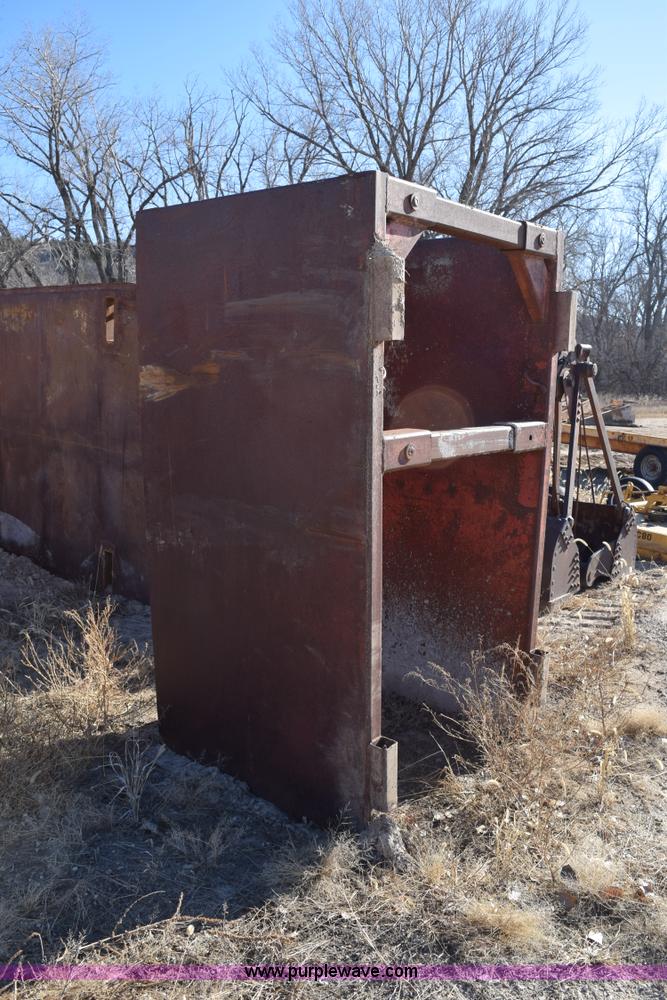 image for item I2371 Trench box