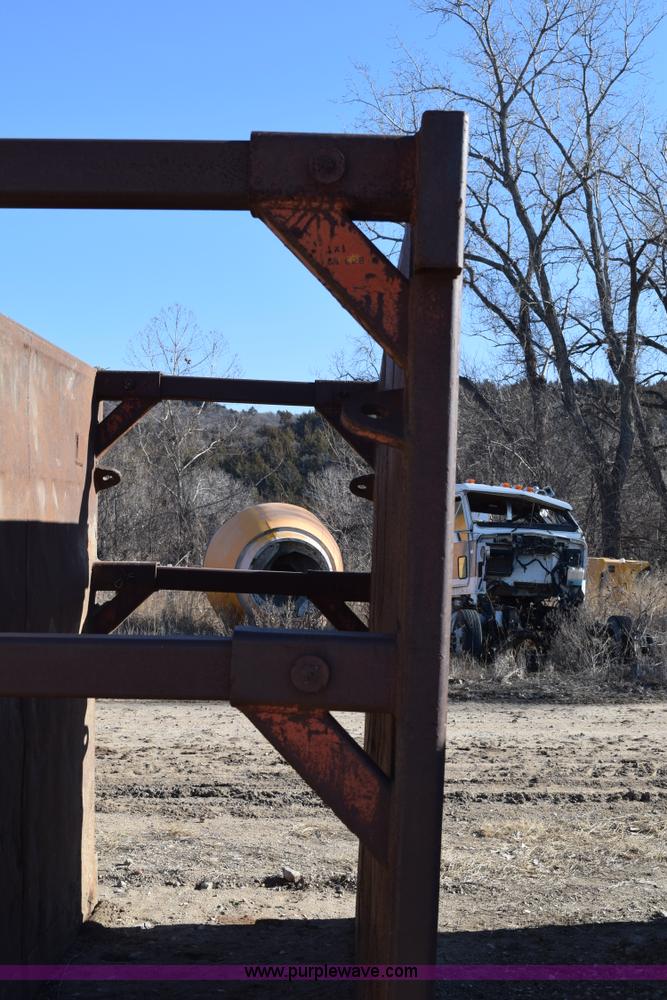 image for item I2373 Trench box