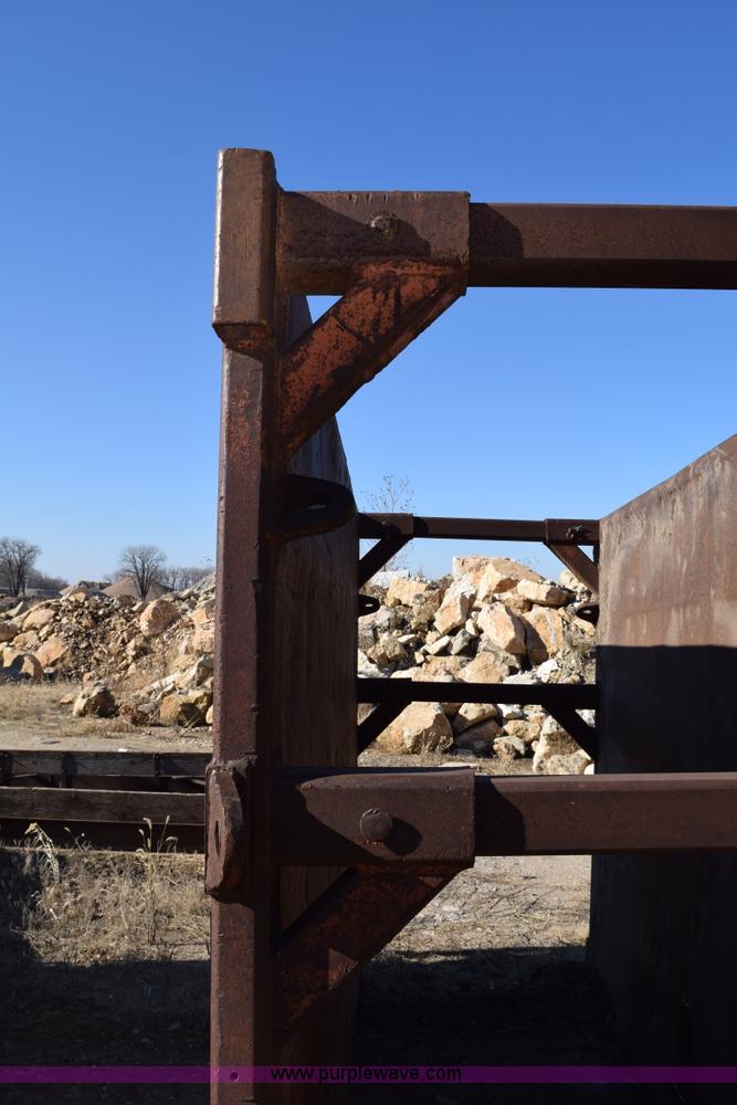 image for item I2373 Trench box