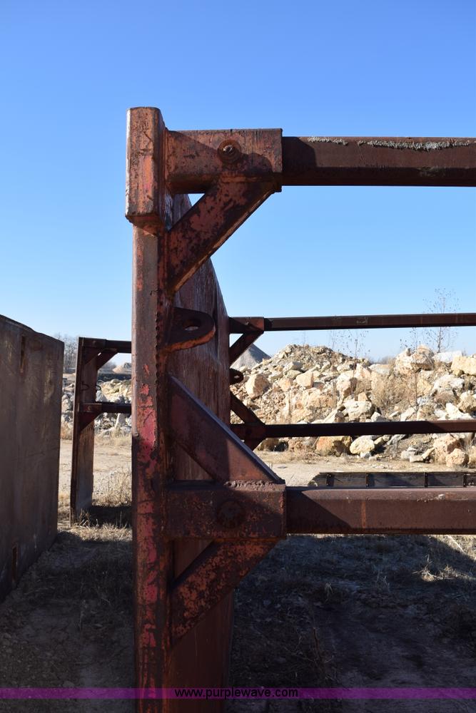 image for item I2374 Trench box