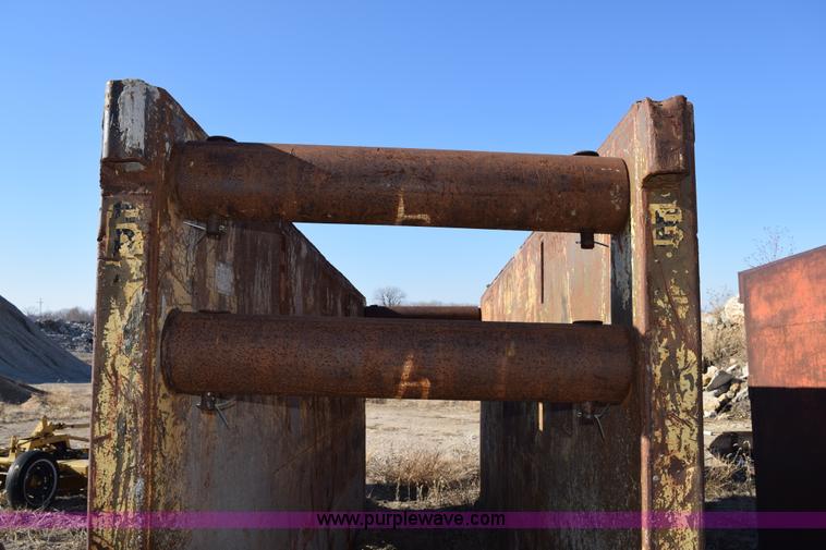 image for item I2376 Trench box