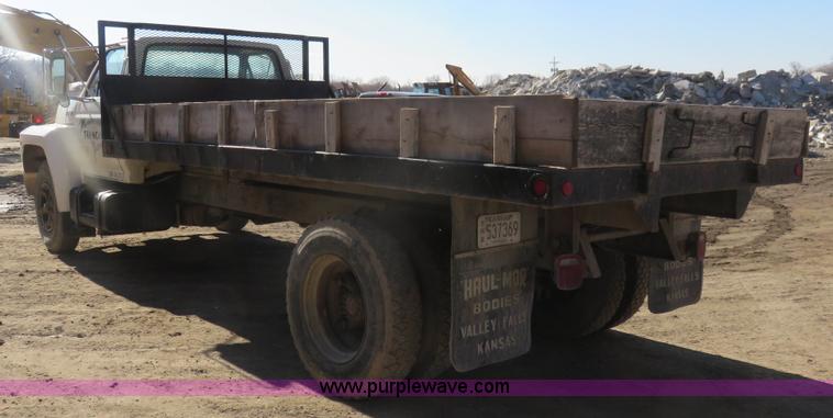 image for item I2380 1987 Ford F700 dump truck
