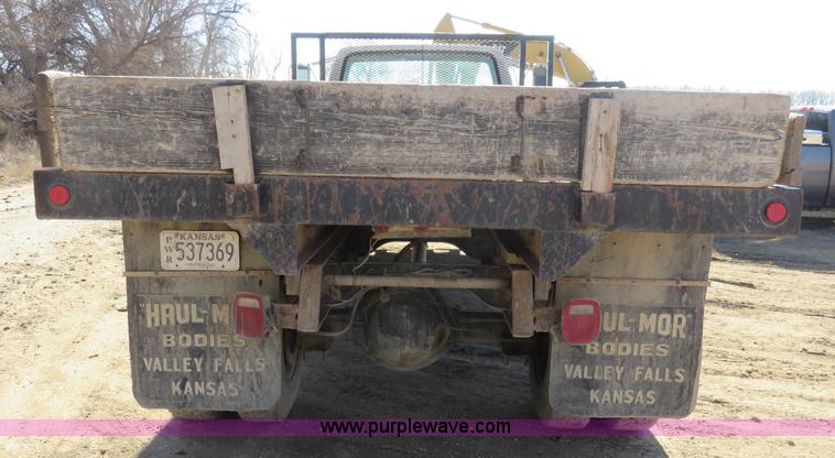 image for item I2380 1987 Ford F700 dump truck