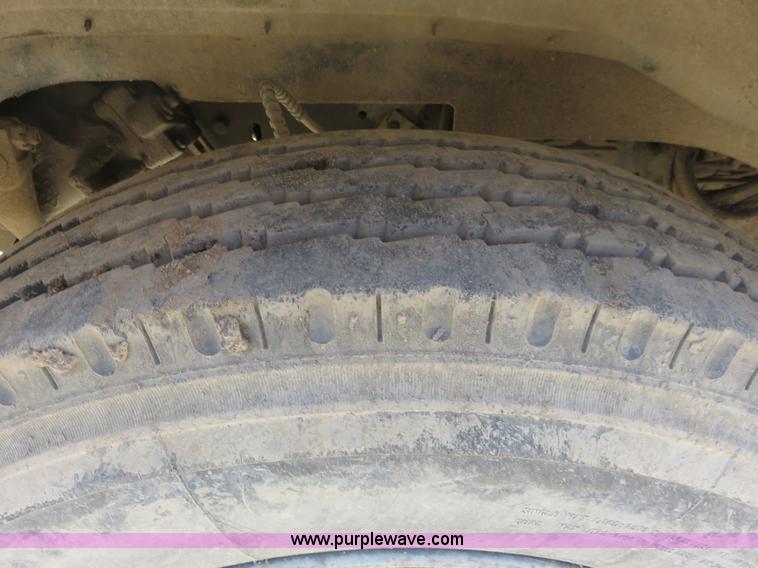 image for item I2380 1987 Ford F700 dump truck