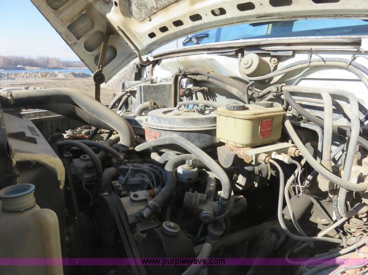 image for item I2380 1987 Ford F700 dump truck