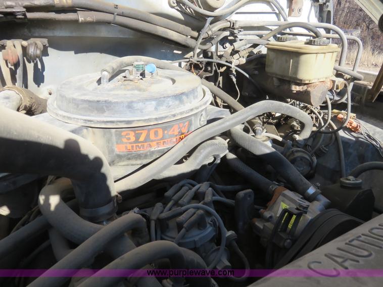 image for item I2380 1987 Ford F700 dump truck