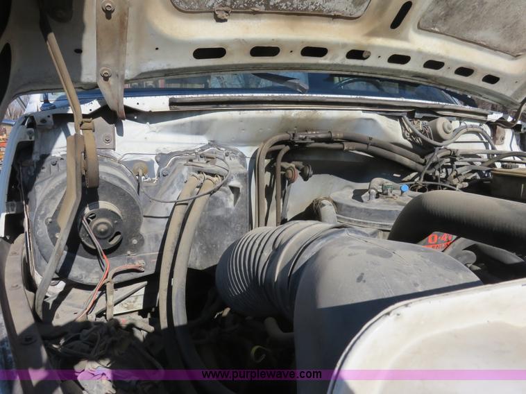 image for item I2380 1987 Ford F700 dump truck