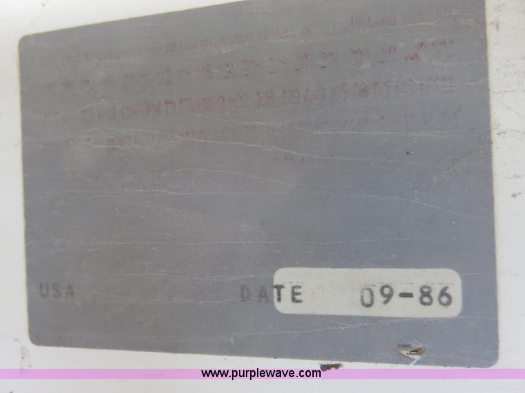 image for item I2380 1987 Ford F700 dump truck