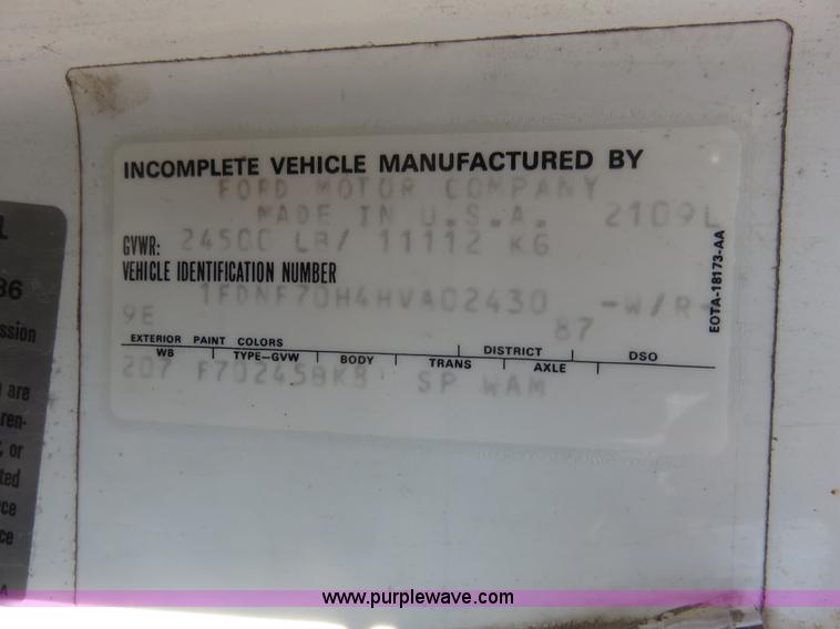 image for item I2380 1987 Ford F700 dump truck