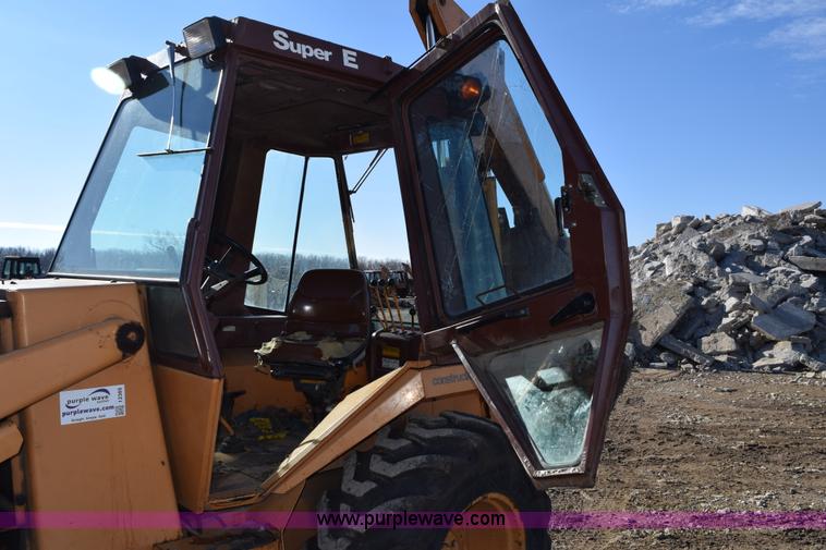 image for item I2385 Case 580 Super E backhoe