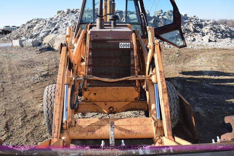 image for item I2385 Case 580 Super E backhoe