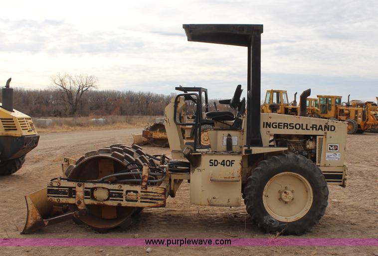 image for item I2395 1992 Ingersoll Rand SD-40F vibratory compactor