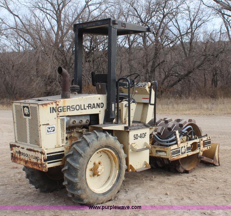 image for item I2395 1992 Ingersoll Rand SD-40F vibratory compactor
