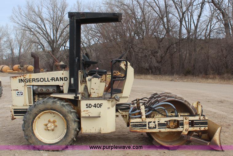 image for item I2395 1992 Ingersoll Rand SD-40F vibratory compactor