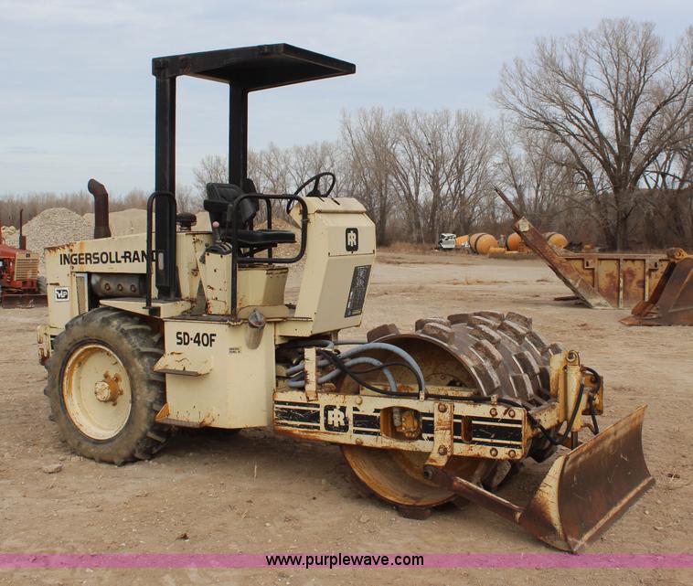 image for item I2395 1992 Ingersoll Rand SD-40F vibratory compactor