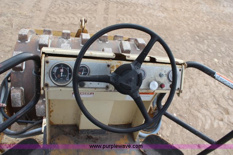 image for item I2395 1992 Ingersoll Rand SD-40F vibratory compactor