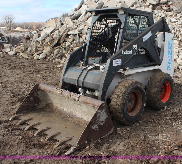 image for item I2440 1993 Bobcat 7753 skid steer