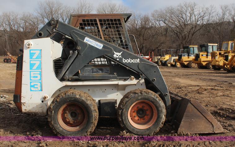 image for item I2440 1993 Bobcat 7753 skid steer