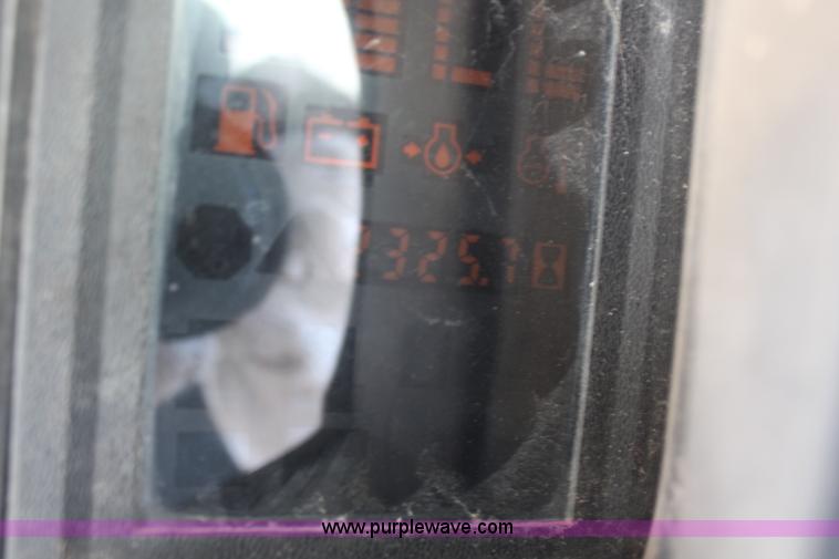 image for item I2440 1993 Bobcat 7753 skid steer