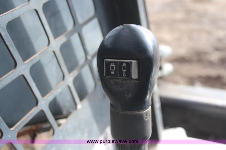 image for item I2440 1993 Bobcat 7753 skid steer