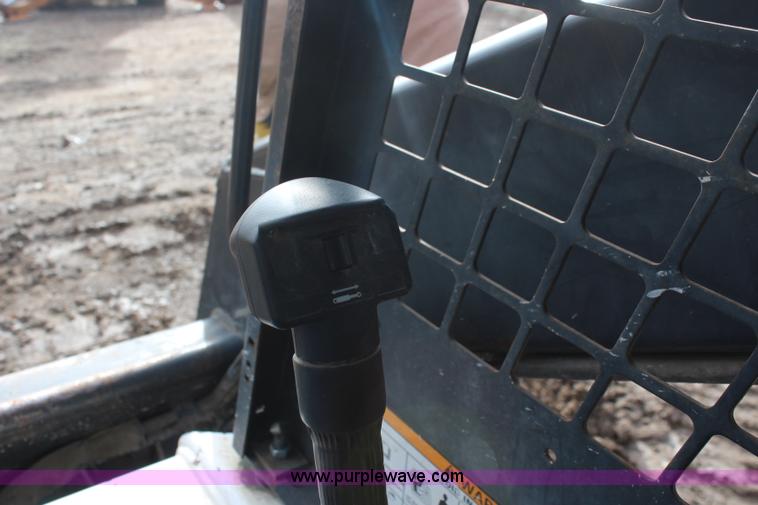 image for item I2440 1993 Bobcat 7753 skid steer