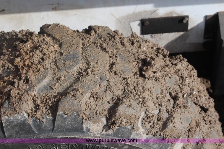 image for item I2440 1993 Bobcat 7753 skid steer