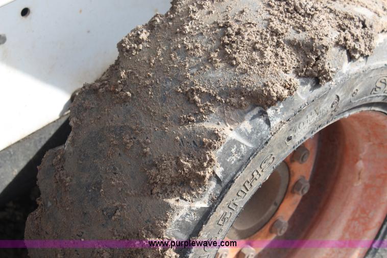 image for item I2440 1993 Bobcat 7753 skid steer