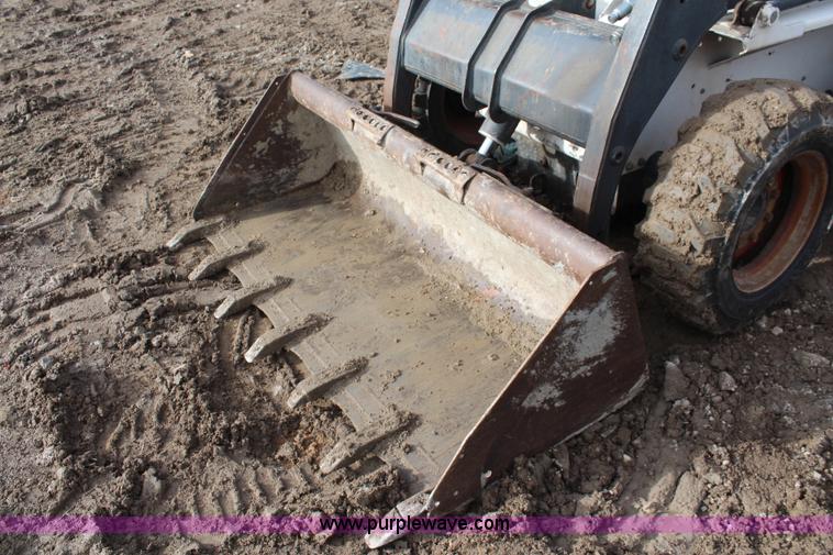 image for item I2440 1993 Bobcat 7753 skid steer