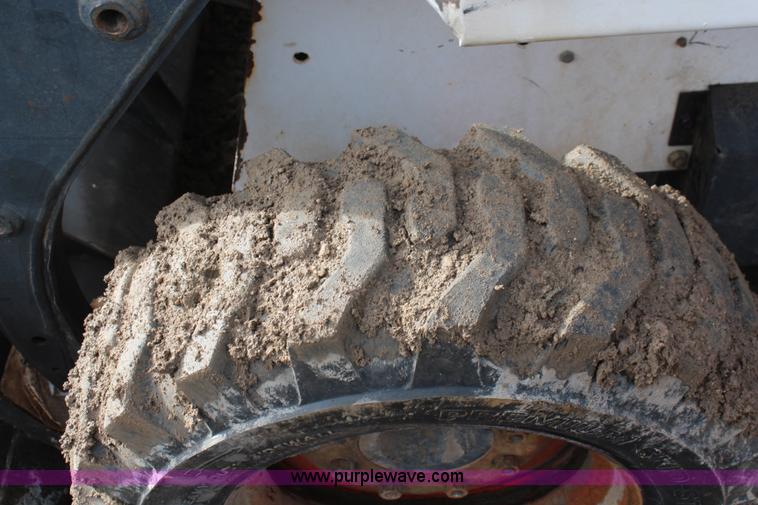 image for item I2440 1993 Bobcat 7753 skid steer