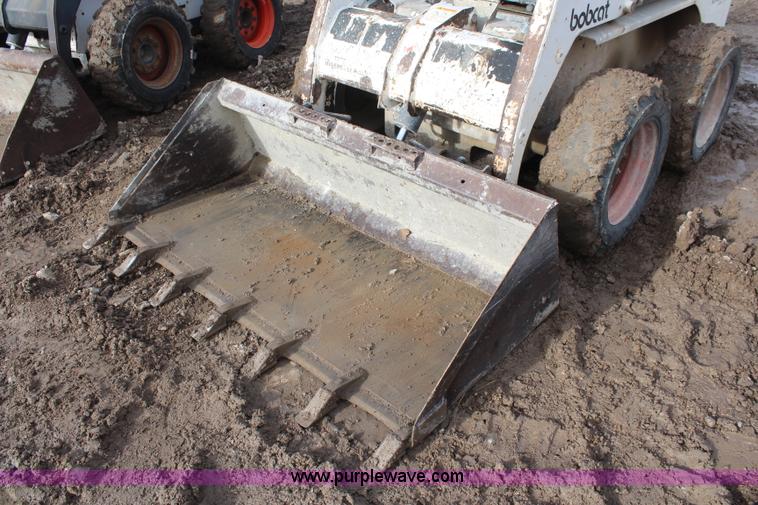image for item I2441 1999 Bobcat 763G skid steer