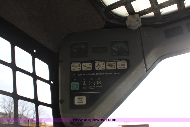 image for item I2441 1999 Bobcat 763G skid steer