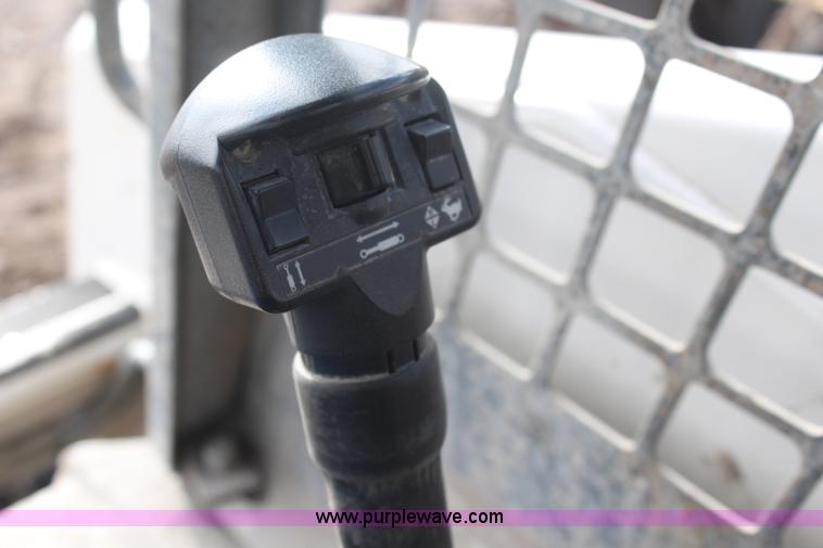 image for item I2441 1999 Bobcat 763G skid steer