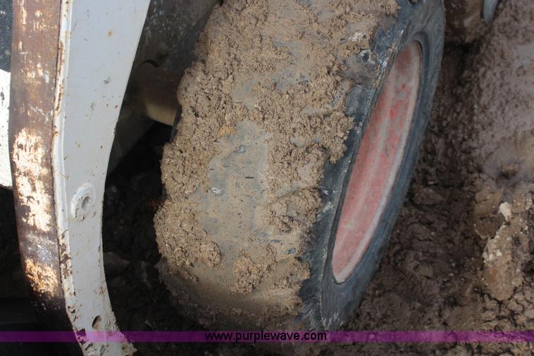 image for item I2441 1999 Bobcat 763G skid steer