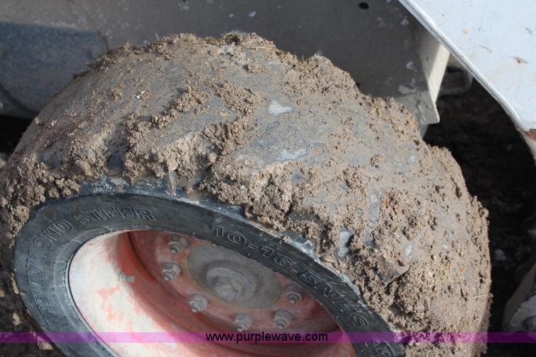 image for item I2441 1999 Bobcat 763G skid steer