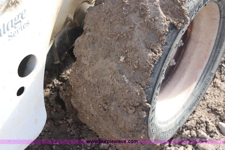 image for item I2441 1999 Bobcat 763G skid steer