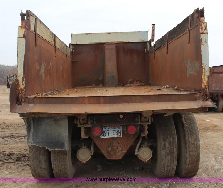 image for item I2443 1979 Ford 8000 dump truck
